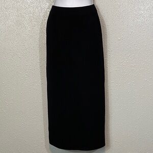 St. John Elegant Black Mid-Length Knit Pencil Skirt